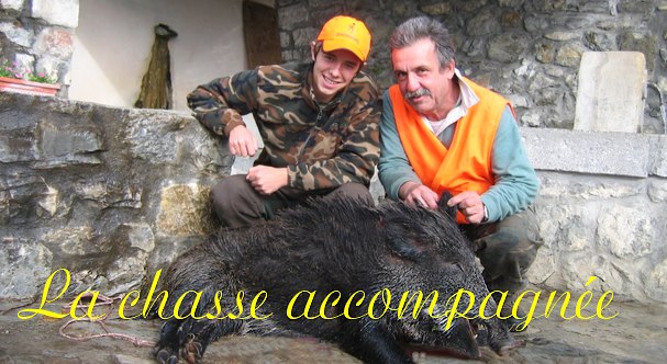 Ancien et jeune chasseur dans le cadre de la chasse accompagnée